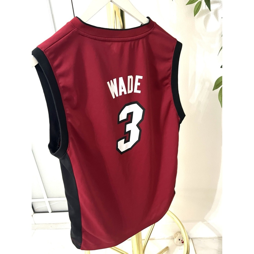 #132 Miami Heat Dwyane Wade Jersey Youth XL (Fits Mens Small) Red Adidas